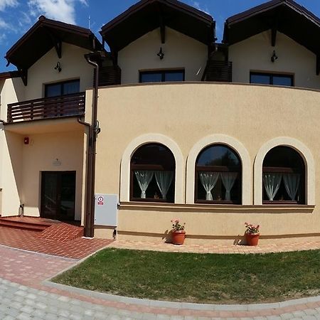Pensiunea Berna Bacău Buitenkant foto