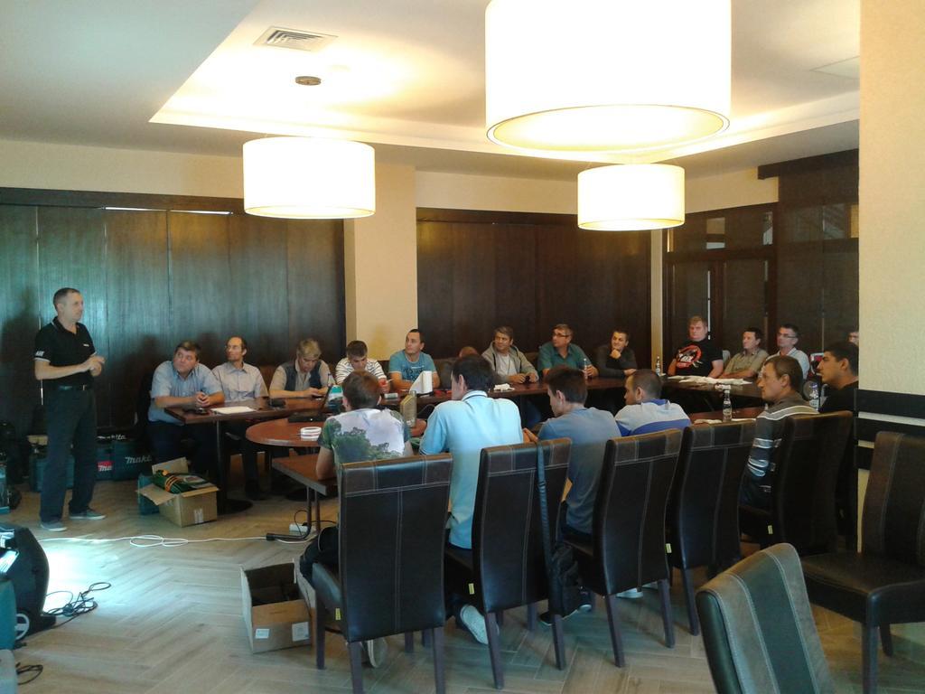 Pensiunea Berna Bacău Buitenkant foto